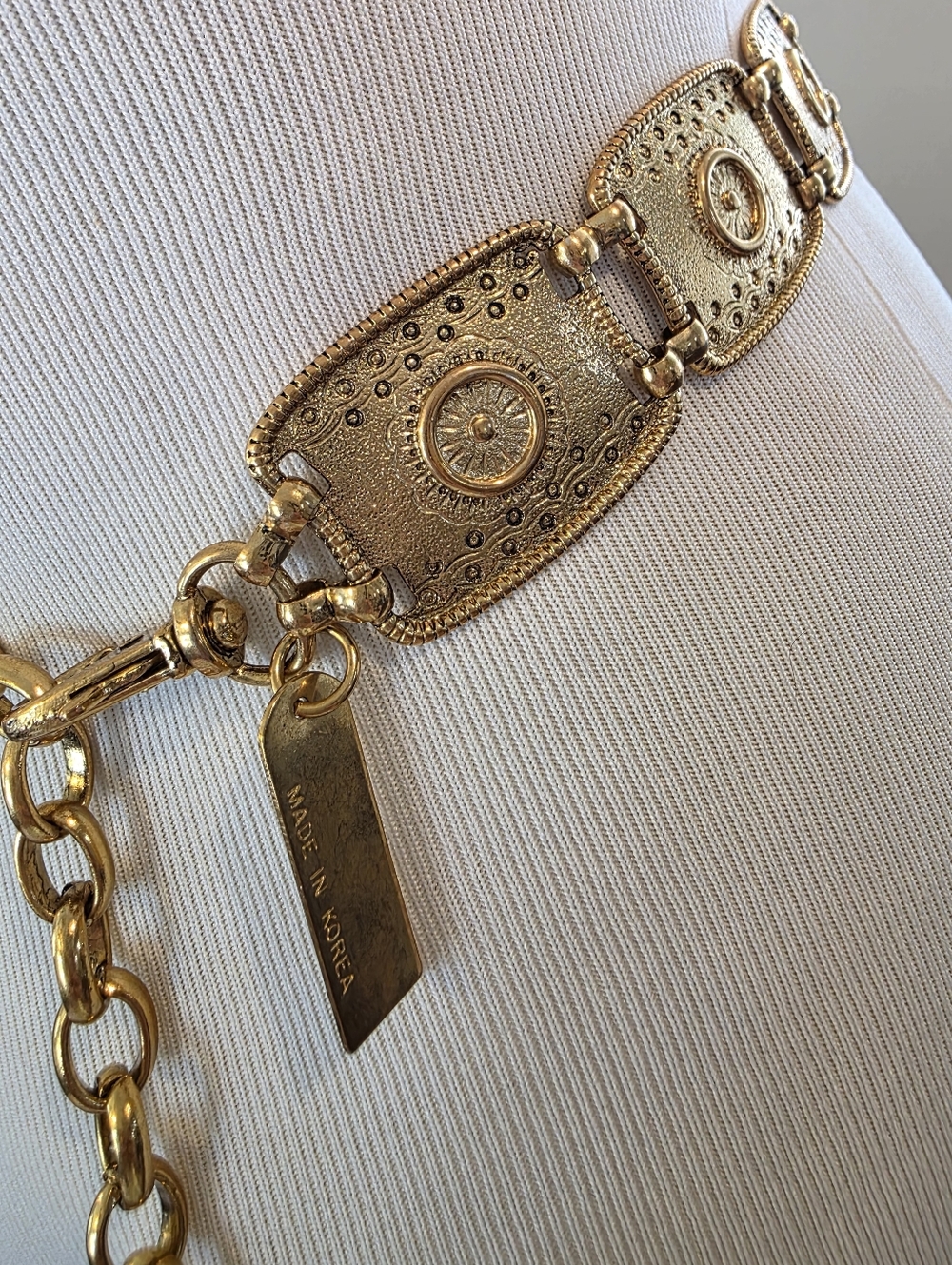 Vintage New York Studio Made in Korea Medallion Gold Metal Belt Adjustable Artsy - Picture 7 of 9